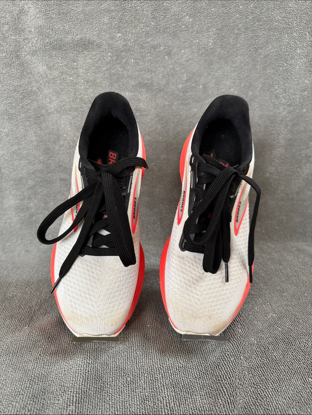 Brooks Women’s White and Coral/Black Running Shoes Size 6.5